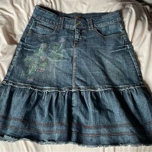 3/$30💙denim floral skirt !